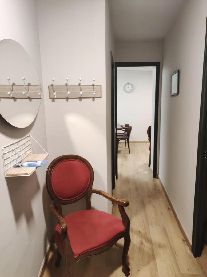 Apt 1 Acollidor Al Centre Historic De Vic Aptgarbi Bagian luar foto